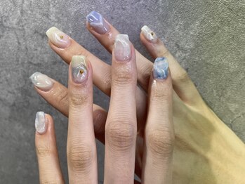 イビズ 新宿店(eviz)/ぷっくりネイル