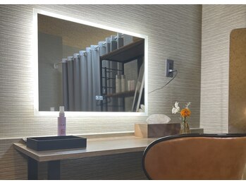 美意識/ メイク台お使いいただけます♪