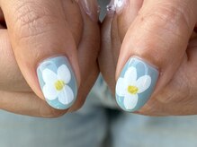 ハズグラスネイル(Haze Grass nail)/手書きフラワー