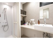 ストレッチプラス(plus)の雰囲気(シャワー・アメニティ完備。施術前後いつでもご利用可能です。)