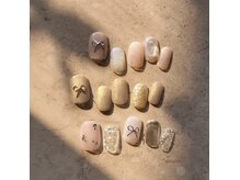 シルニー リム(Silny rim)/アシンメトリーニュアンスネイル