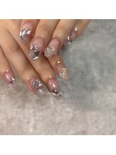 ルート12/ピンクのきらきらネイル