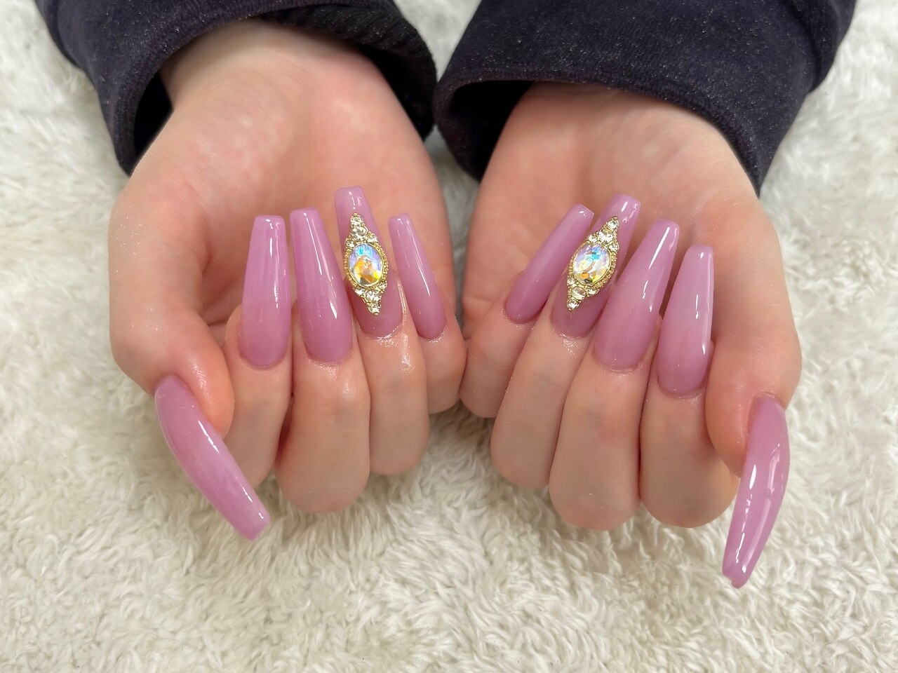 2025年-2026年冬トレンド】ワンカラー ハンド スーパーロングのネイル