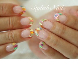 カラフルリーフフレンチネイル