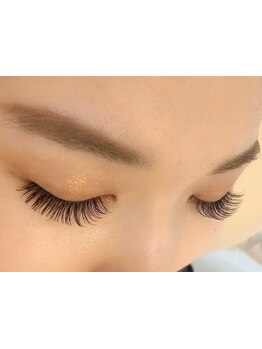 ナチュラル上品な目元にしたい