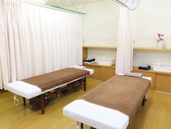 はやかわ鍼灸整骨院/施術ルーム(半個室)