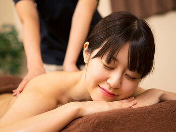 グイット 川崎東口店(Goo-it!)の写真/男性にもオススメ♪極上体験【全身アロマほぐし60分+お着替え無料7090円】疲れに徹底アプローチ！