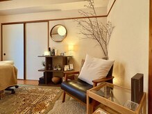 アットレスト(At rest)の雰囲気（落ち着いた照明の中でゆったりお過ごしください）