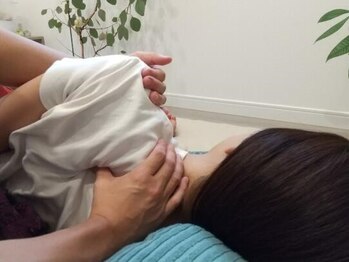 しわ華/肩胛骨　肩回り　マッサージ