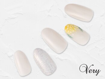 春先取りミモザネイル