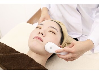 アジーク(AGEQUE)/お肌別に導入美容液も選べます