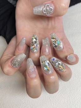 キラキラストーンネイル
