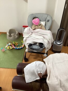 メル(MeRu)/施術中の様子です(お子様連れ)