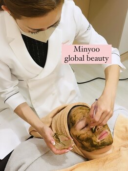 ミニョ コリアンビューティー(Minyoo korean beauty)の写真/【クリスティーナの剥けないハーブピーリングで本気の肌質改善！】ダウンタイム無し◎毛穴ケアで陶器肌に♪