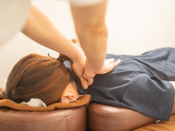 千種セントラル整体サロン(千種CENTRAL整体サロン)の写真/ガチガチに固まった首肩を骨格からコリが出にくいラインへ矯正♪猫背を解消し楽な身体作りを♪