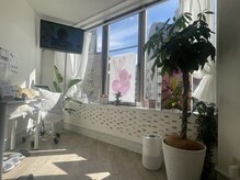 ティアラ(Tiara)の雰囲気(青空の見えるネイルサロンです)