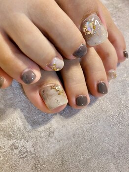 エム ネイル(emu nail)/フットニュアンスデザイン☆