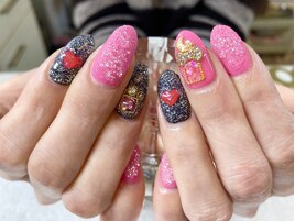 PINK＆BLACKが可愛いgirly nail