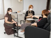 ハンドとフット同時施術可能