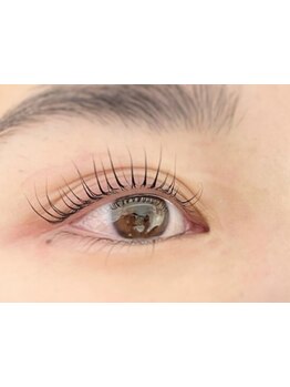 ナチュラル上品な目元にしたい