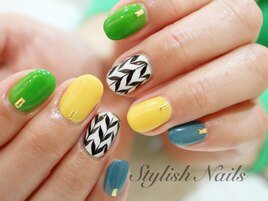 カラフル柄ネイル