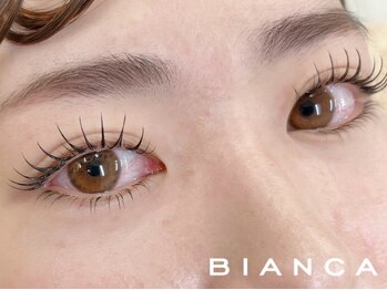 ビアンカ 恵比寿西口店(Bianca)の写真/まつエク派の方に◎《＃イベント映え★》こだわり素材で柔らかなつけ心地♪眉毛との同時施術も◎