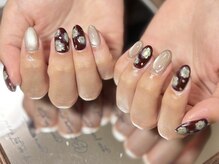 ミューネイル(Miu Nail)/フラワーブラウンネイル