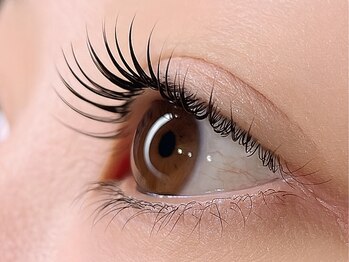 eyelashsalon VELUNA【ヴェルナ】岡山駅前店 まつげパーマ/マツエク/眉毛専門店の写真/岡山駅から徒歩圏内、完全個室でまわりが気にならない！自然に盛れる似合わせデザインでモチの良さ◎