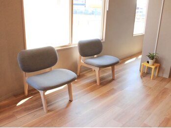 整骨院サピエンス(整骨院SAPIENS)/待合スペース