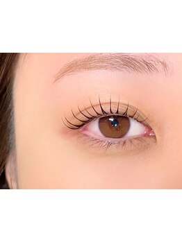 ナチュラル上品な目元にしたい