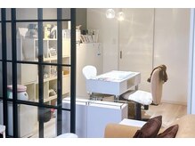ビューティーフロア ビビット サロンアンドスクール(BEAUTYFLOOR vivid salon&school)の雰囲気（静かな空間で癒される大人ネイルサロン♪美爪ケアメニューも充実）