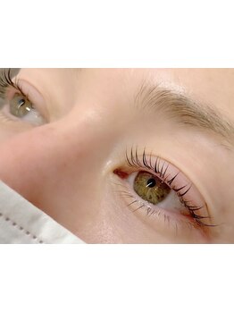 ナチュラル上品な目元にしたい