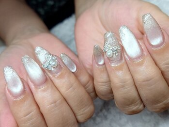 パル(paru)の写真/シンプルアートから人気のマグネットネイルまで☆ひとりひとりに寄り添った丁寧な施術で納得の仕上がりに♪