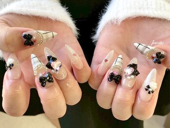 ジャミーラ/新年を彩るリボンネイル