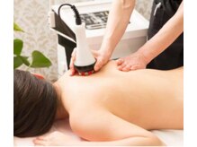 リラクゼーションサロン ラキ(laki)/ハイパーナイフ/背中