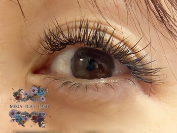 アイネイル ナッツ(Nuts)/MEGA FLAT LASH