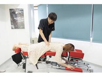 池袋東鍼灸整骨院/ カイロベッド 矯正