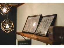 スリーネイル(3sT.Nail)の雰囲気（人工石をあしらった上品なネイルデザイン♪輝きはそのままに☆）