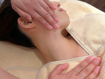 シーボン コンセプトショップの写真/【疲れがなかなか取れない方に】眼精疲労に付随したポイントを刺激し、スッキリした印象へ☆