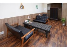 ふくだの樹になる施術院/ゆっくりとくつろげる待合室です