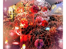 「横向きの施術」首～肩甲骨～腰を念入りにほぐします。