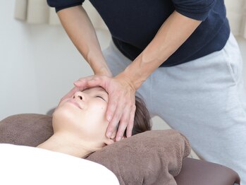 ユニバーサル(UNIVERSAL)/頭蓋骨矯正