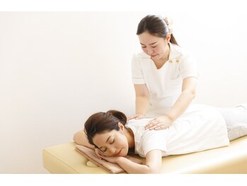 エス バランス 京都四条烏丸/【歪み調整】背骨押し