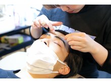 アンドスリー 原宿 表参道店(And Three)/骨格に合わせた形で似合う眉に