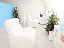 ホワイトニングカフェ 藤が丘店(WhiteningCafe)の雰囲気（青と白を基調とした清潔感ある店内でリラックスできます♪）