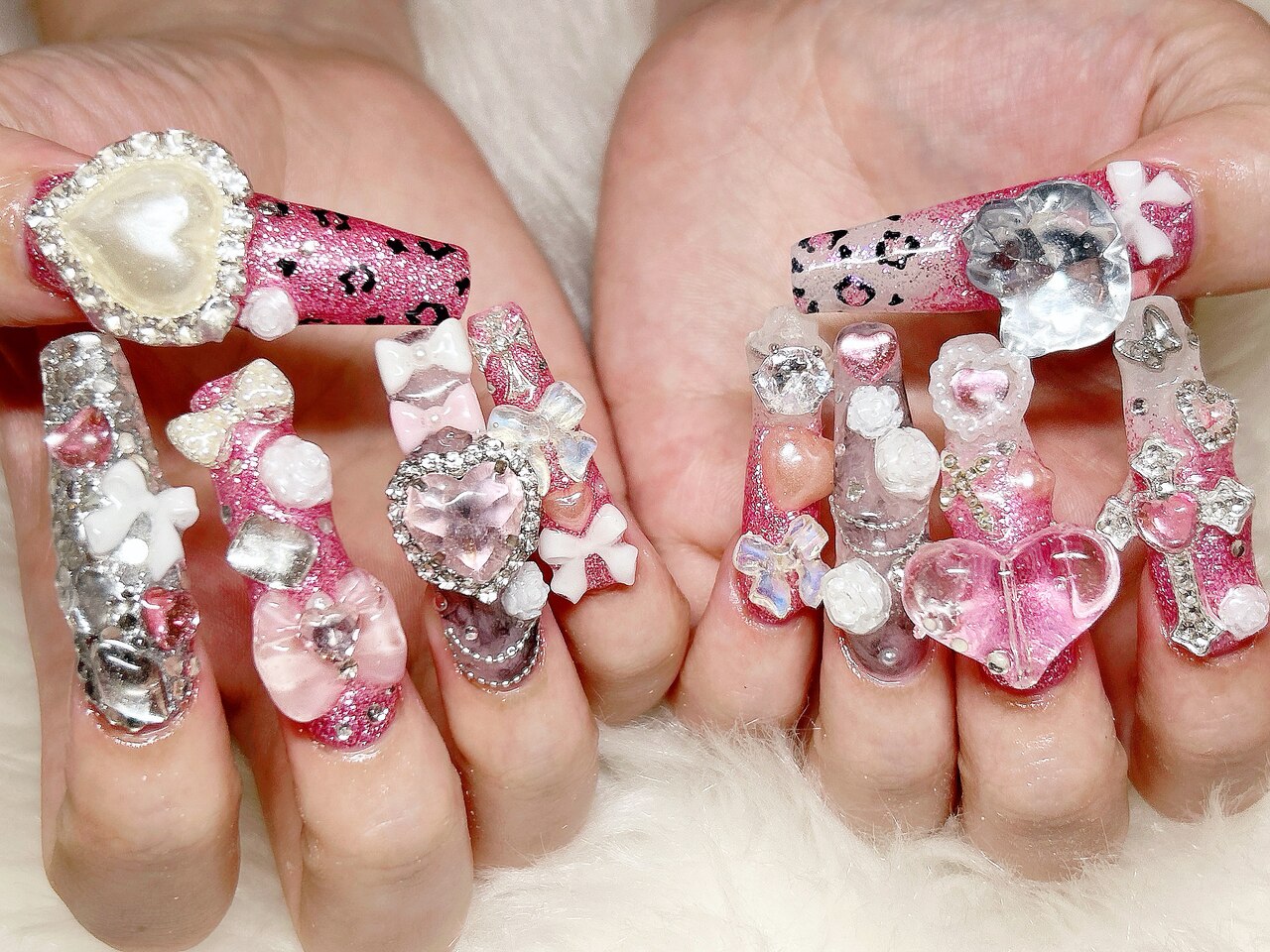 2025年秋トレンド】ゴテゴテのネイルデザイン集｜人気順｜12