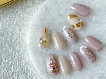 マイ ネイル 銀座店(Mai Nail)の写真/【朝10時営業】やわらかいマグカラーにツリーや星のアートを添えた、華やかで可愛らしいクリスマスデザイン