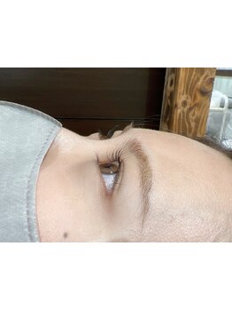 ナチュラル上品な目元にしたい