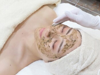 ホクビューティー(HOCU BEAUTY)の写真/ハーブピーリングで“本気のニキビケア”。すっぴんが好きになるつるん肌へ