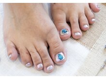 ディーエムジーネイル(DMG nail)/親指ブルーニュアンス